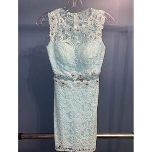 Dancing Queen Juniors Aqua Colored Lace and Beaded Dress, Size Small.